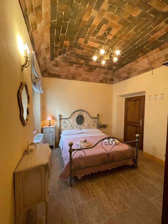 Antica Casa Del Glicine Apartment ปอจจิบองซี ภายนอก รูปภาพ