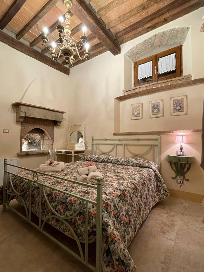 Antica Casa Del Glicine Apartment ปอจจิบองซี ภายนอก รูปภาพ