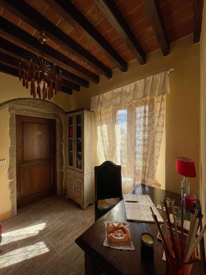 Antica Casa Del Glicine Apartment ปอจจิบองซี ภายนอก รูปภาพ