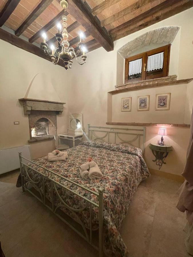 Antica Casa Del Glicine Apartment ปอจจิบองซี ภายนอก รูปภาพ